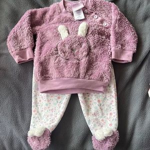 🌺 6 for $25🌺 Warm outfit 3-6 months